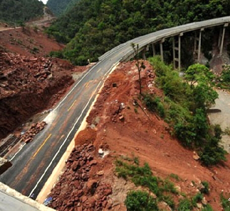 公路塌方