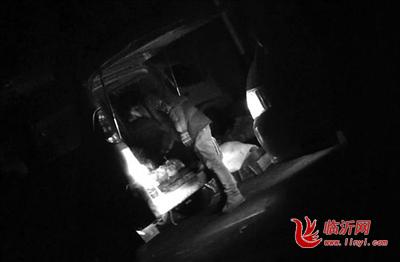 北京一黑作坊每天两千余斤劣质豆干进市场